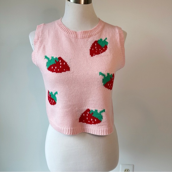 Vintage Pink Strawberry Knit Cropped Sweater Vest, size Small - Picture 1 of 16